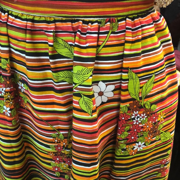 Vintage 1960’s maxi hippie skirt- stripes with large floral- zipper, metal clasp - Picture 3 of 8